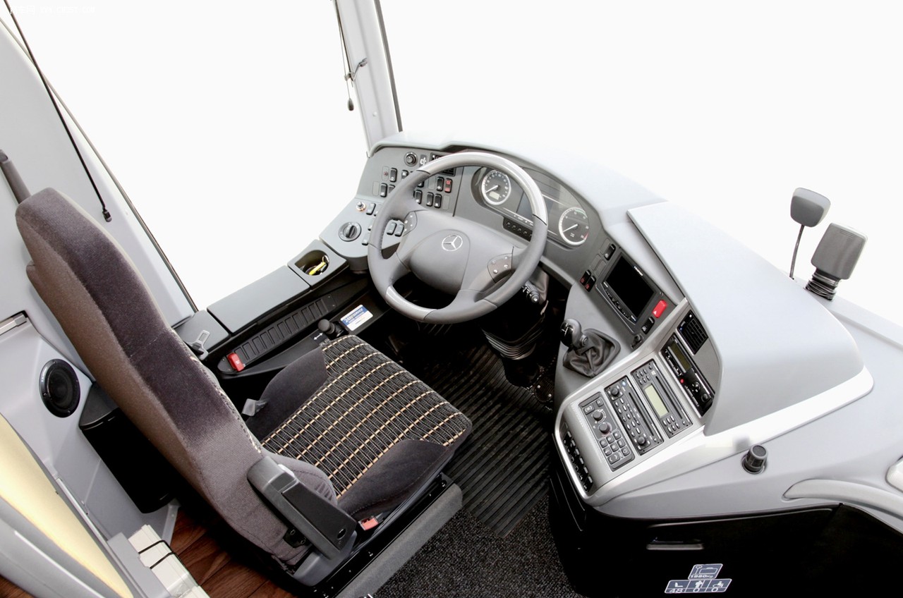 奔驰travego (o580) 豪华旅行客车