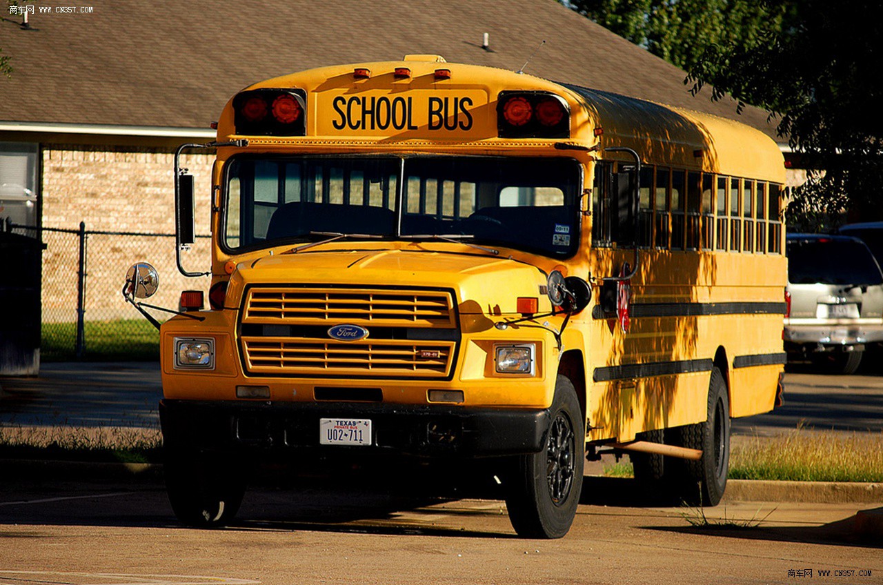 官方图库 福特/ford 福特车型图库 福特校车 福特校车查看大图提示