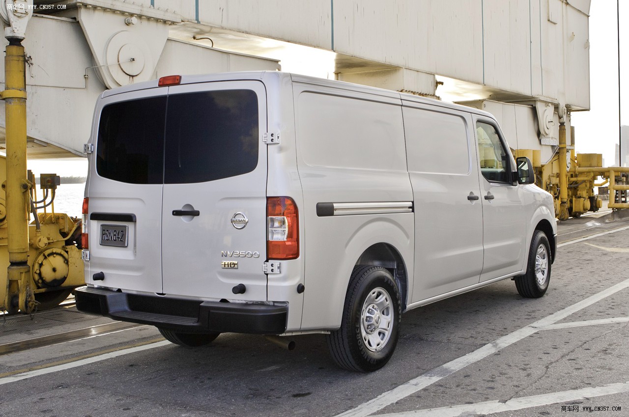 日产nv系列高顶厢式运输车
