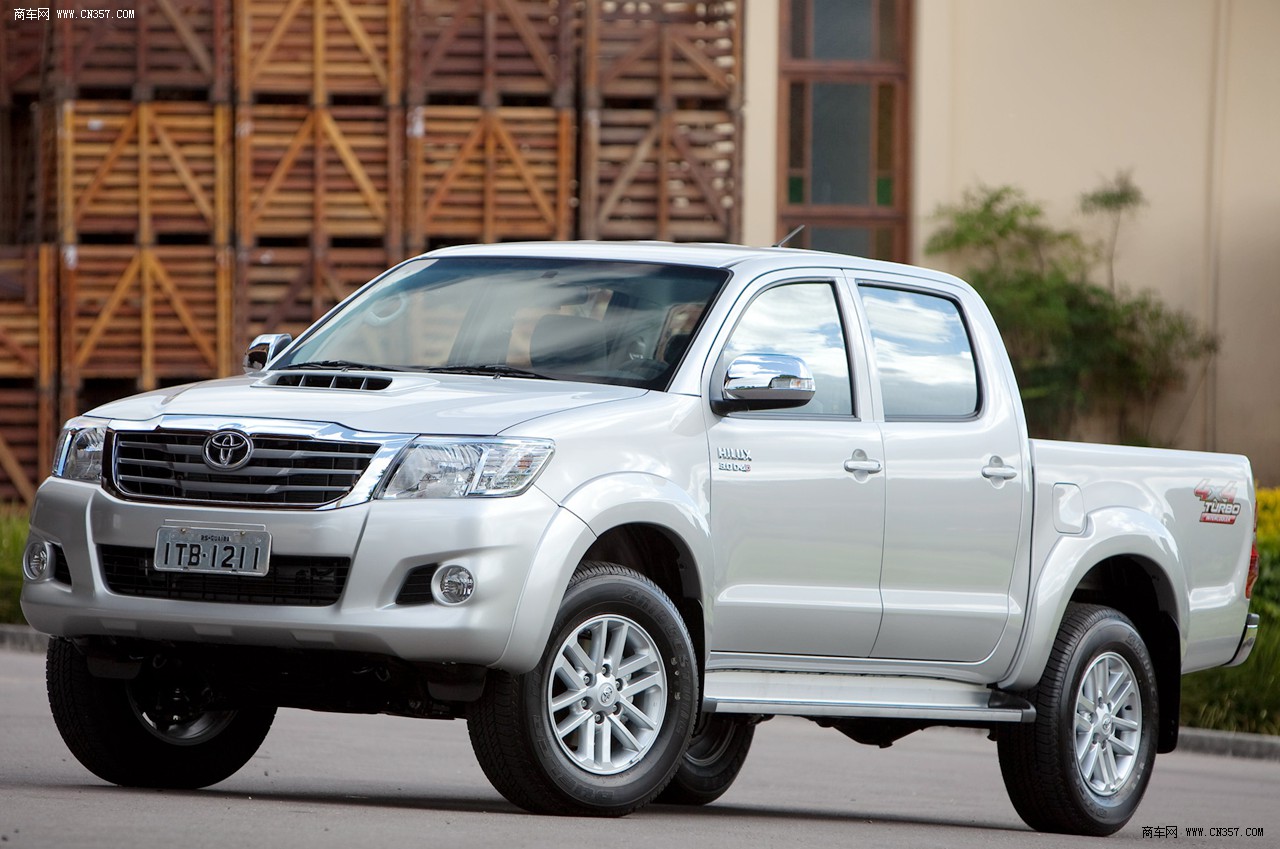 丰田hilux srv 皮卡