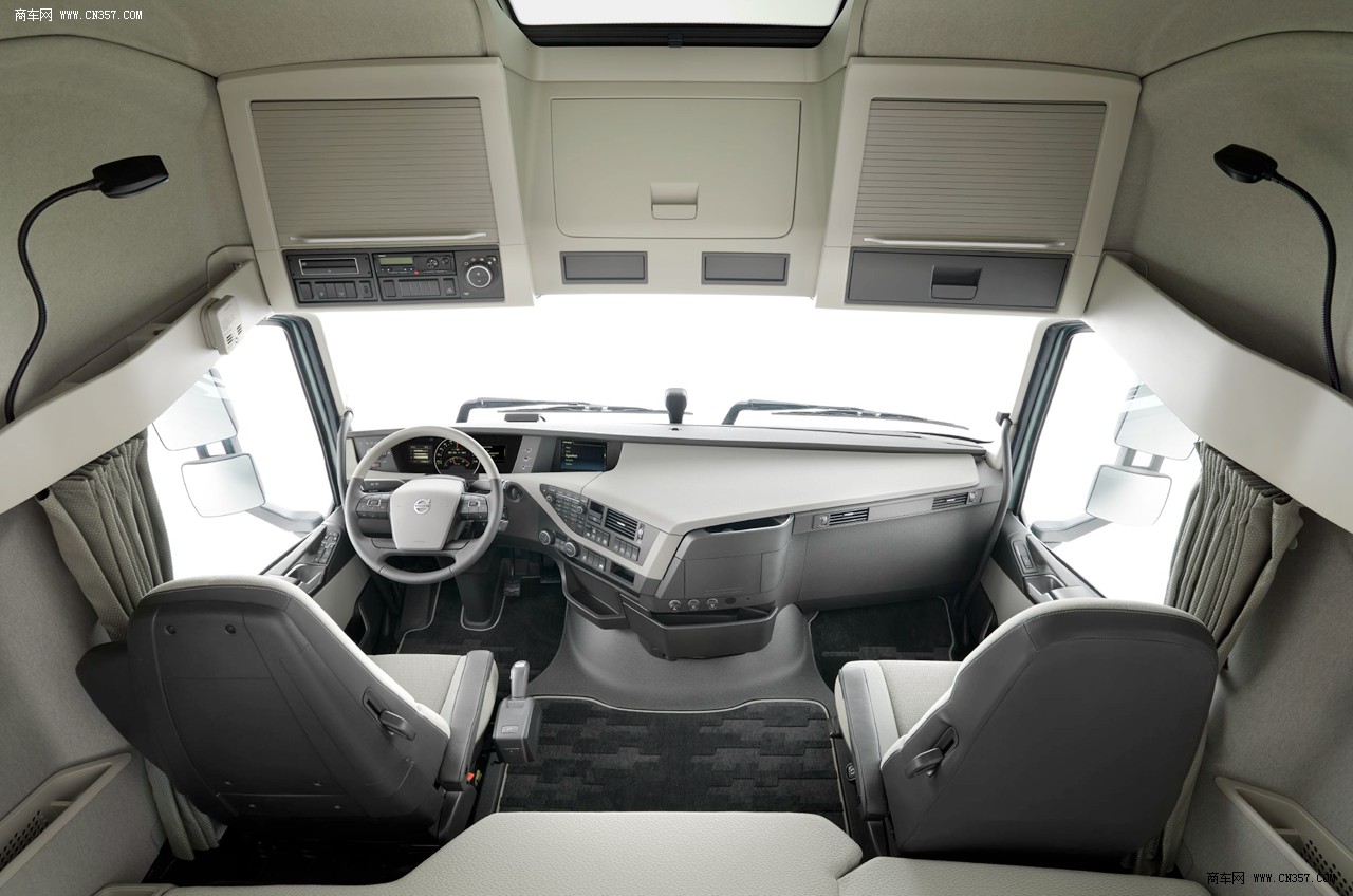 沃尔沃卡车驾驶室图片