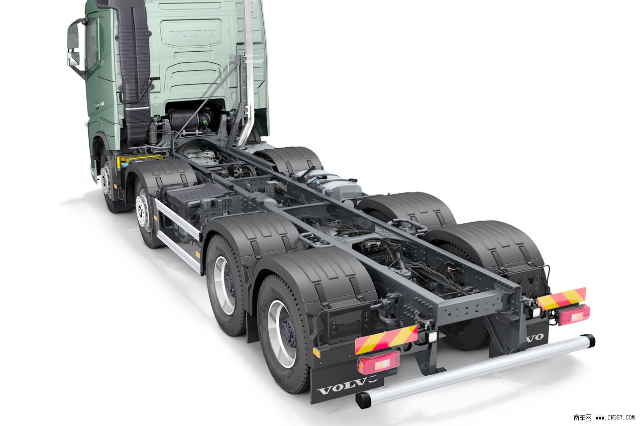 沃尔沃卡车车身细节图片
