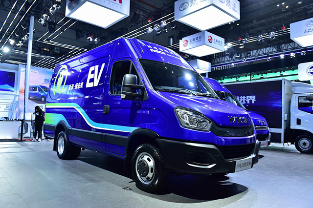 天生强者 创越未来——依维柯欧胜蓝牌c照8at,商旅通勤客车,新能源车